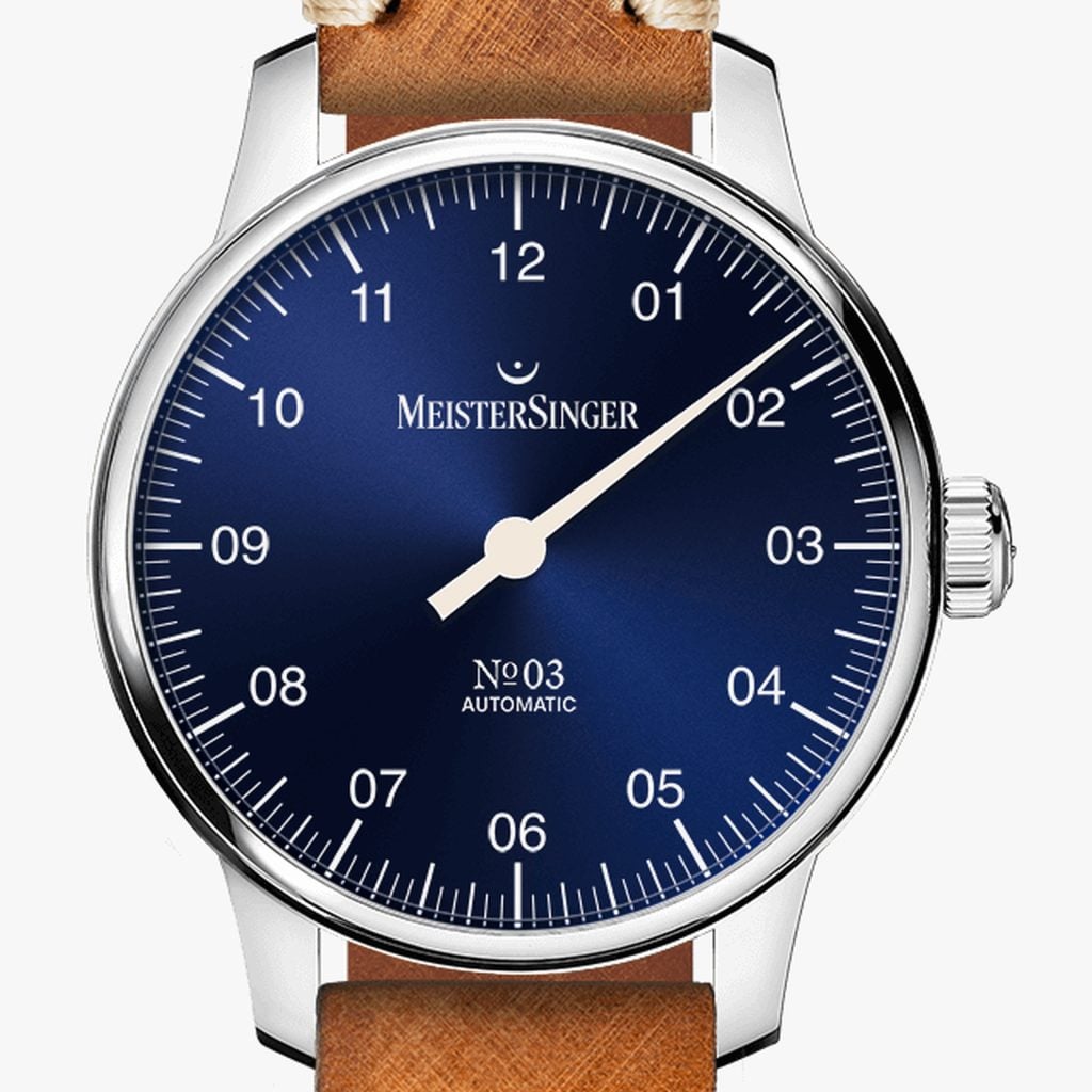 MeisterSinger №03 38mm Sunburst Blue – Pelle di sella vintage, cognac